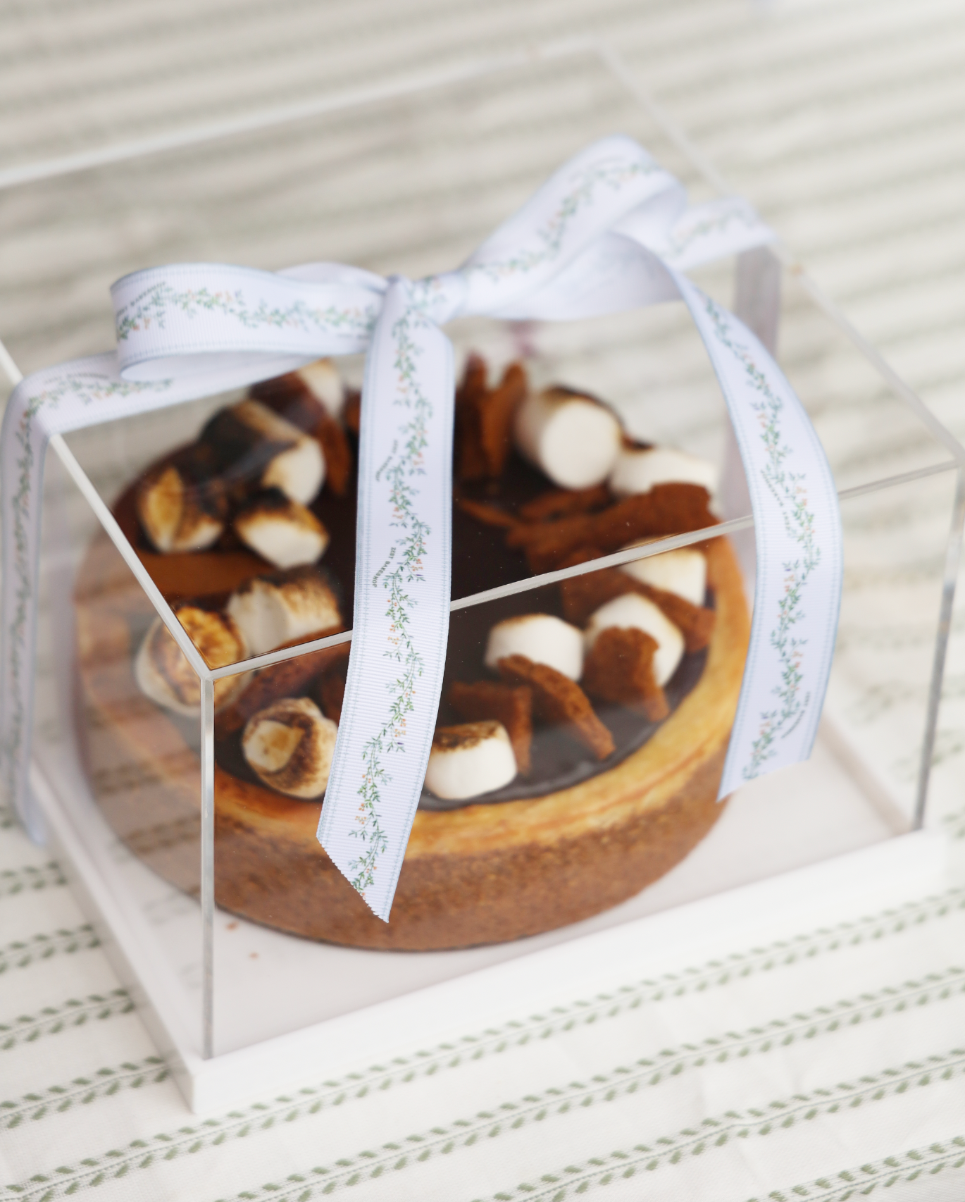 DAIRY Gourmet Cheesecake in Lucite Dome (choose your flavor)