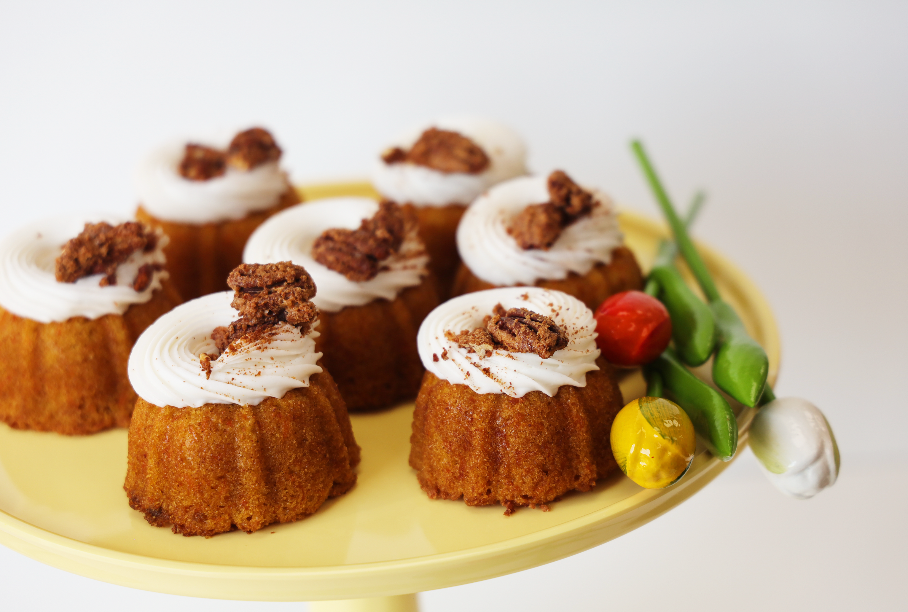 Mini Carrot Cake Bundt (12) - Main Image