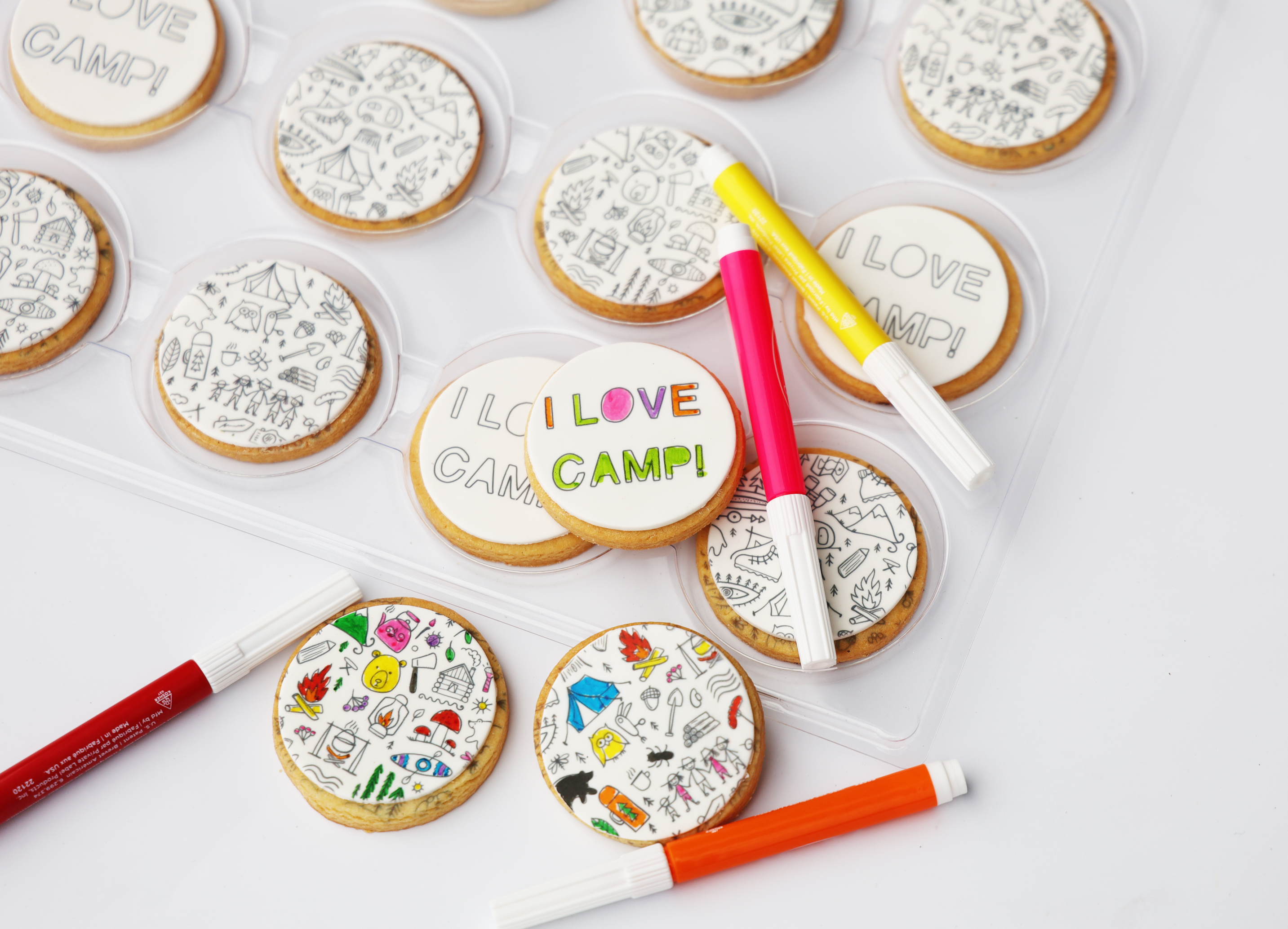 I Love Camp! Color Your Own Cookie Set