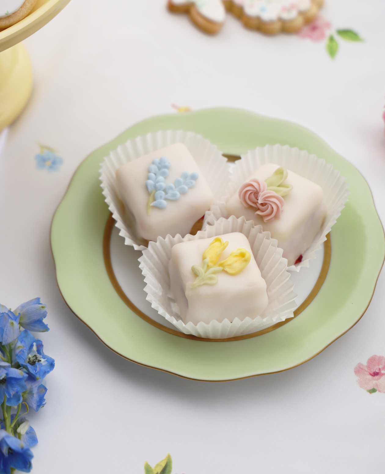 Scattered Blooms Petit Four Set (12)
