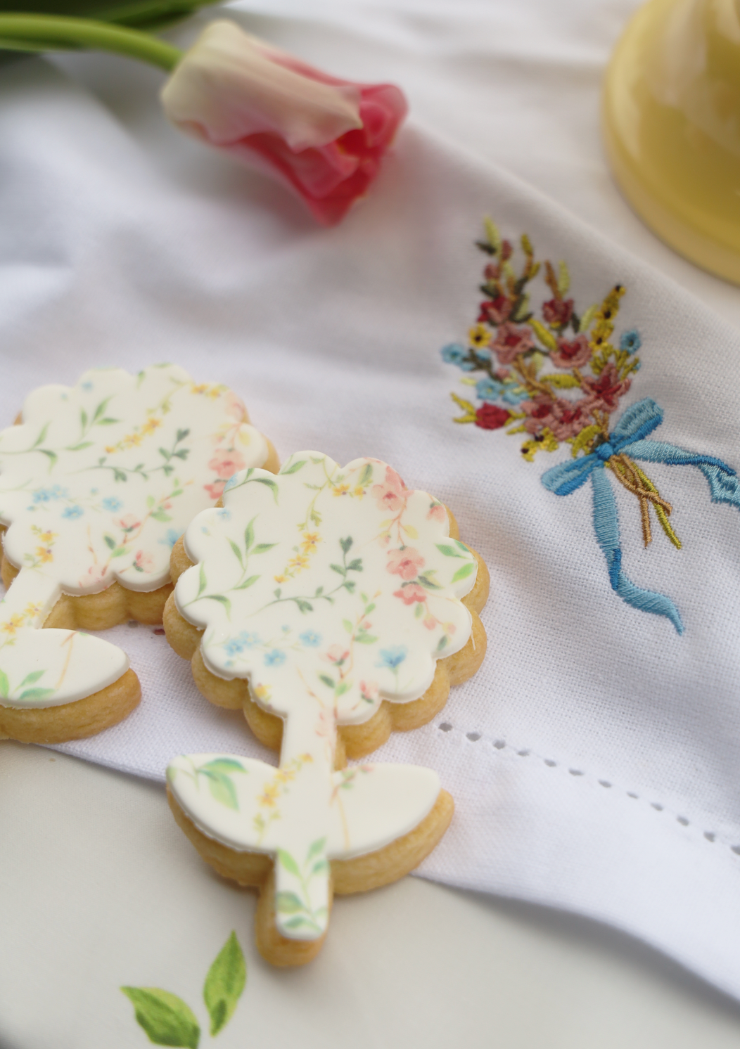 Scattered Blooms Flower Shape Cookies Set (12)