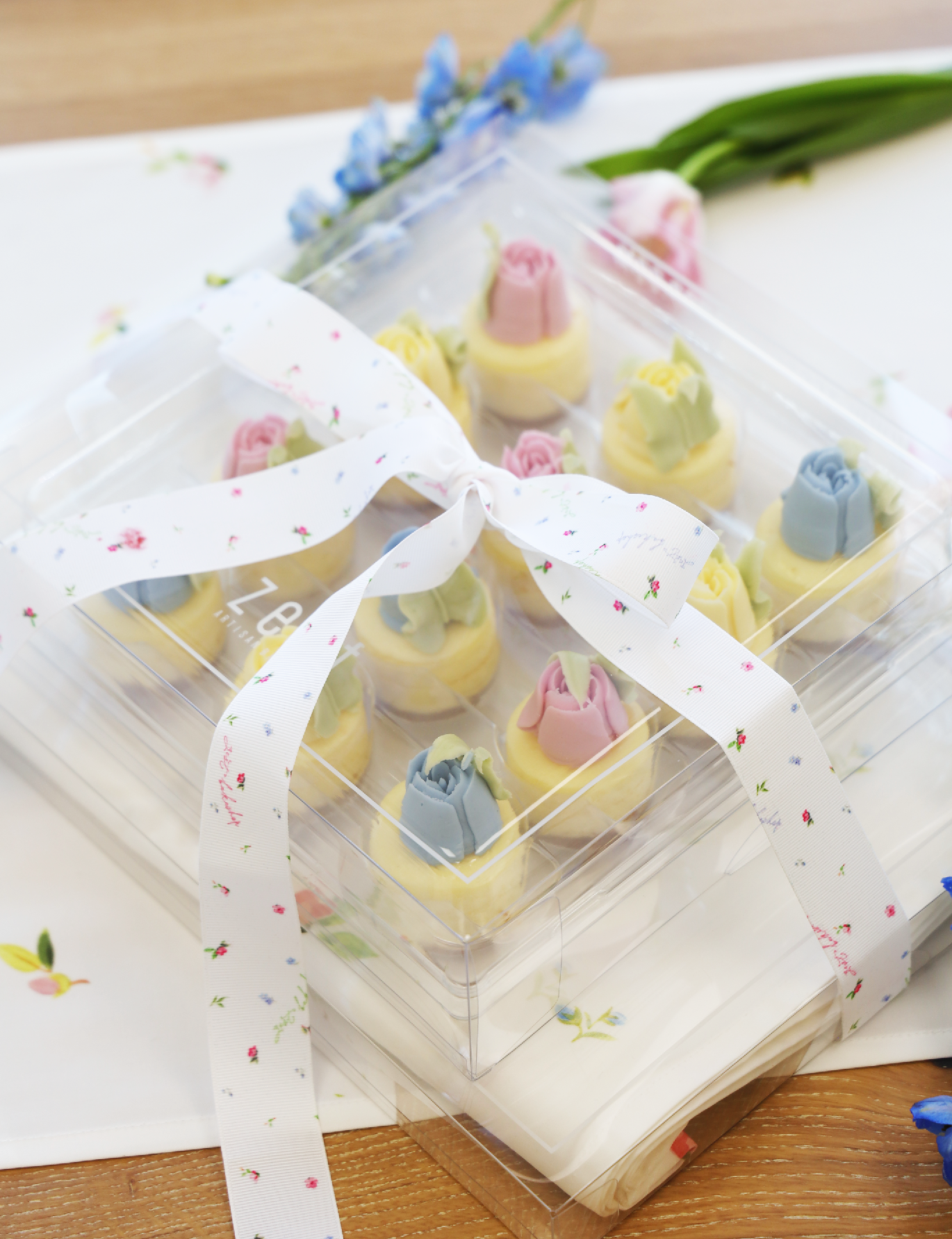 Mini Tulip Cheesecake x Zest Maison Table Runner Gift Box Set