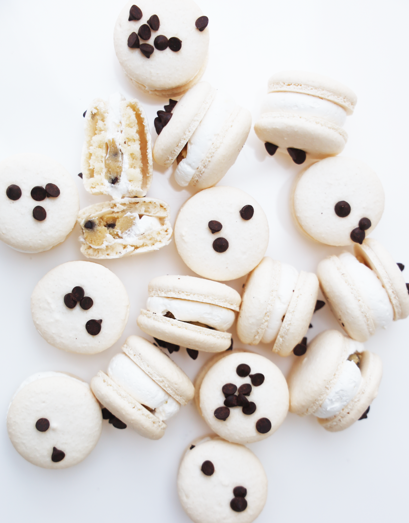 Vanilla Mini Chip Cookie Dough Macaron Set (12)
