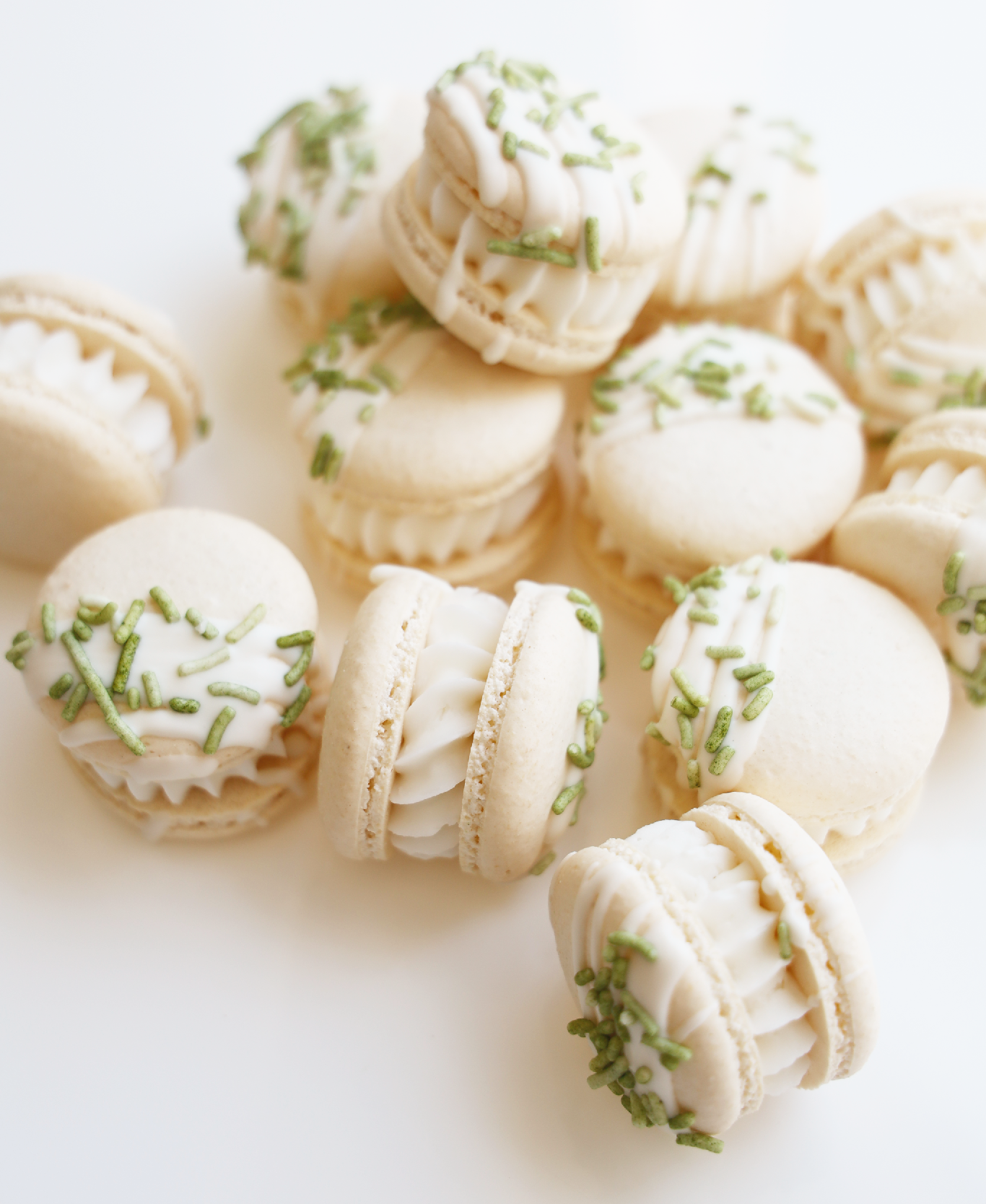 Sage Sprinkles Macaron Set (12)