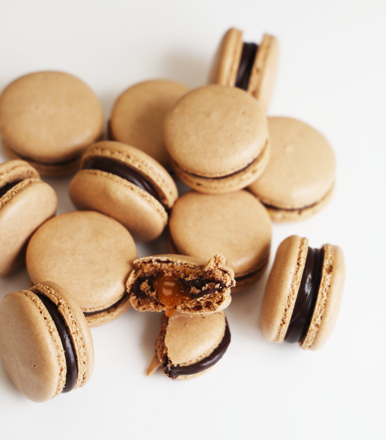 Double Chocolate Caramel Macaron Set (12)
