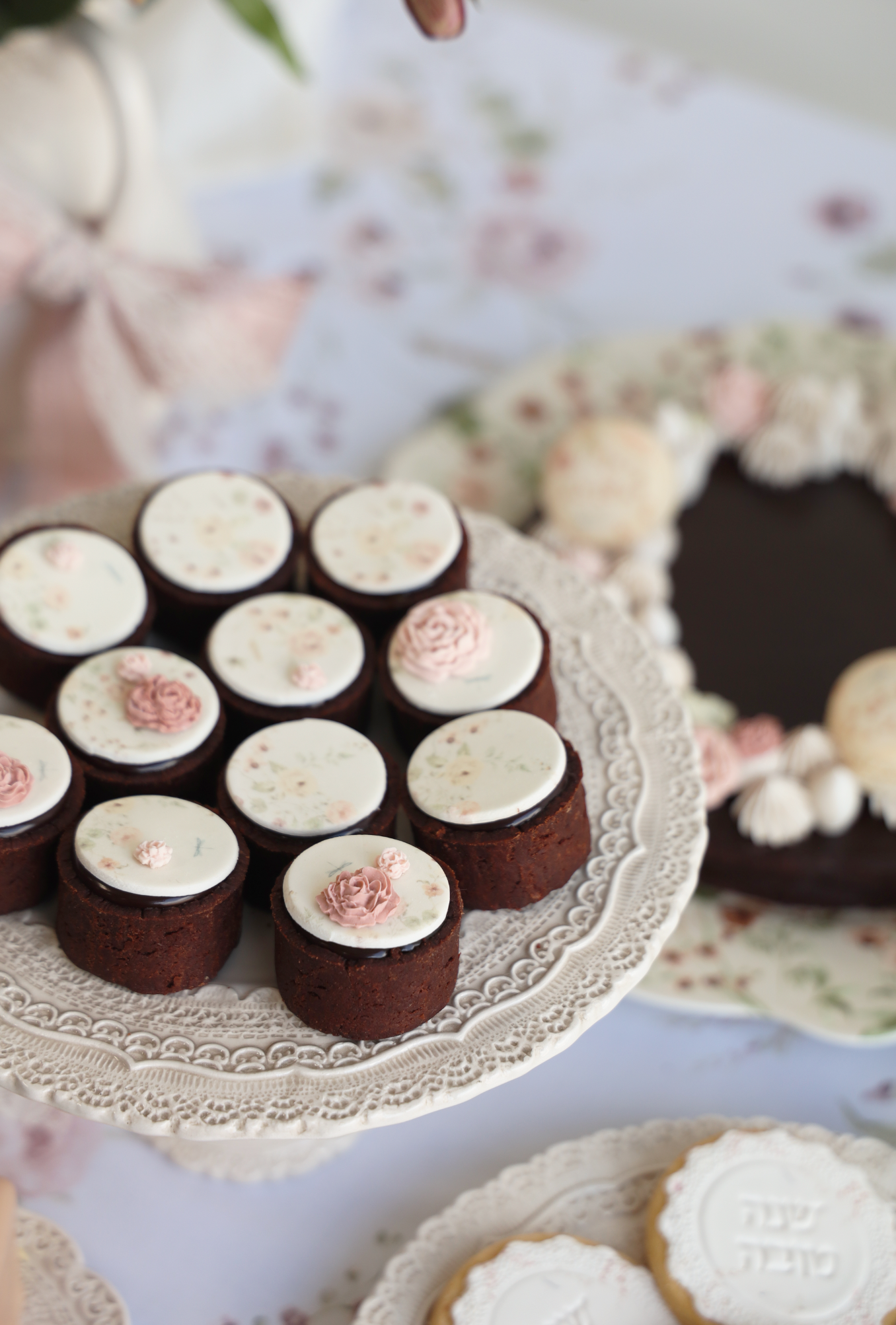 French Lace Florals Mini Chocolate Tart Set (12)