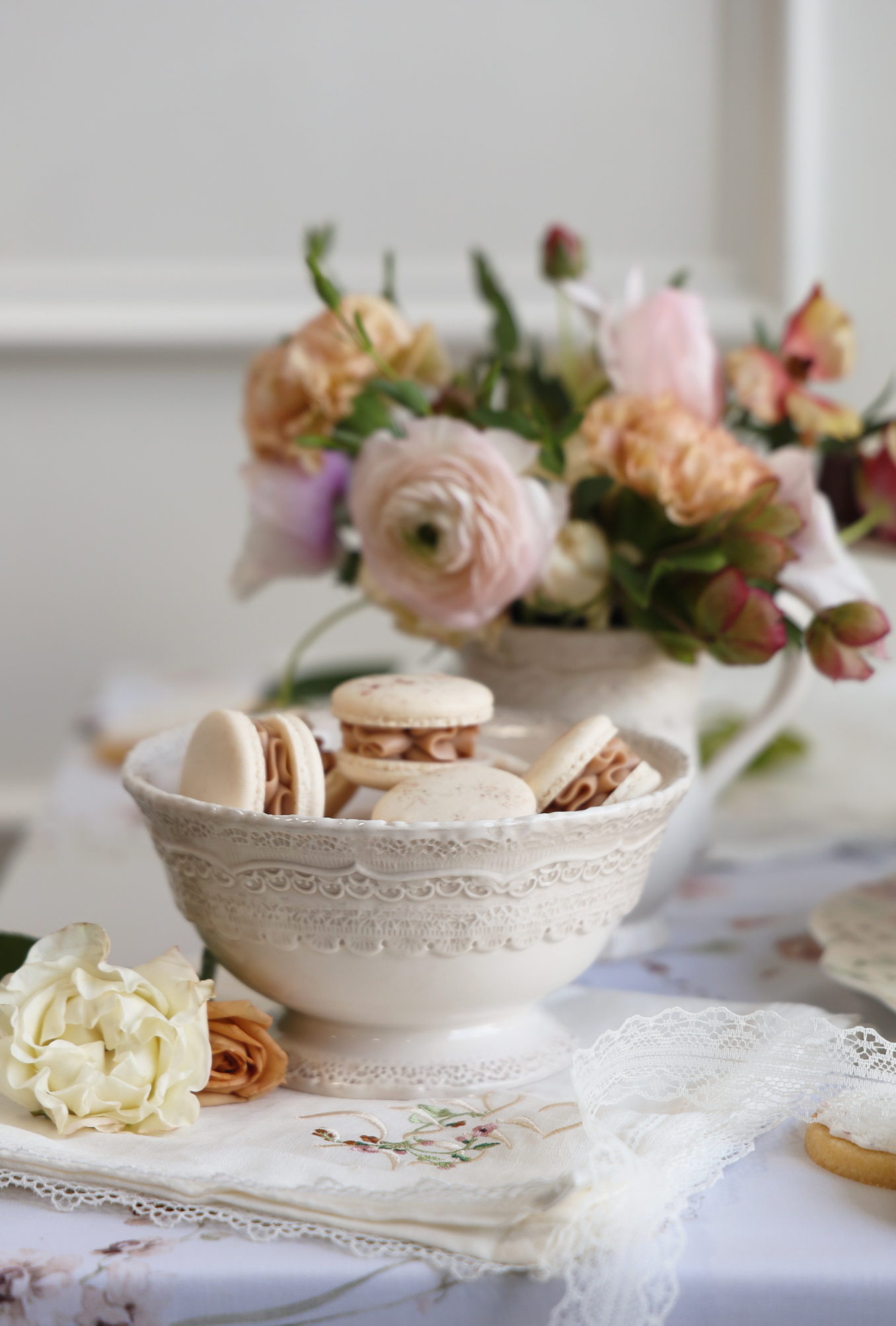 French Lace Florals Macaron Set
