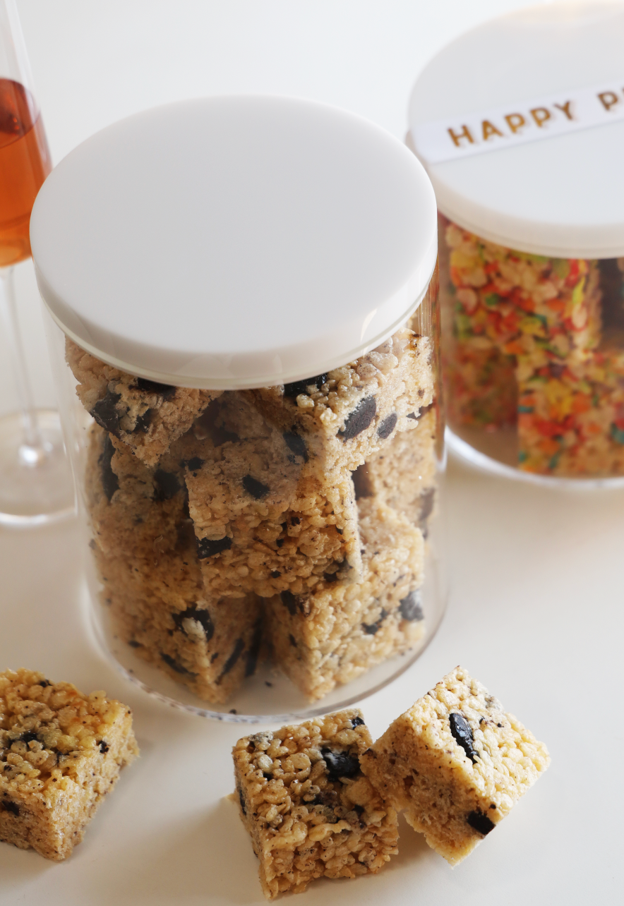 Large Lucite Cookie Jar - Rice Crispy Squares