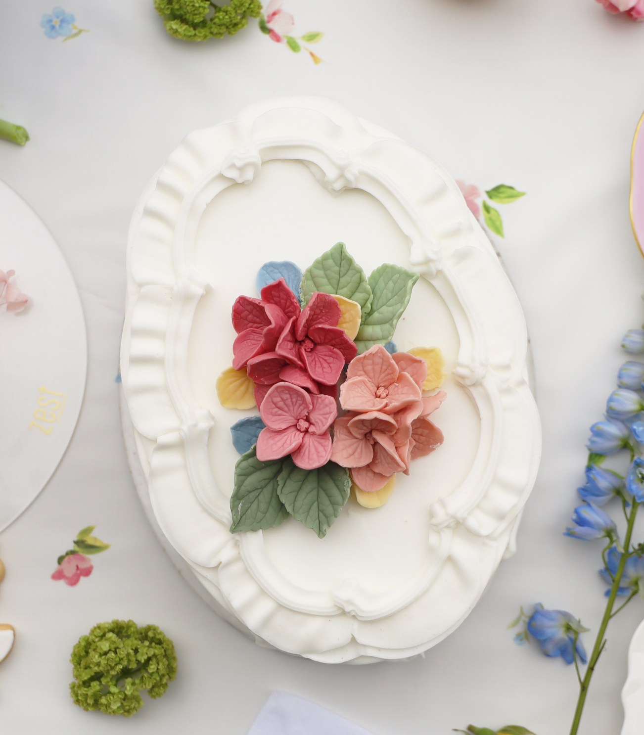 Scattered Blooms Oval Centerpiece Cake