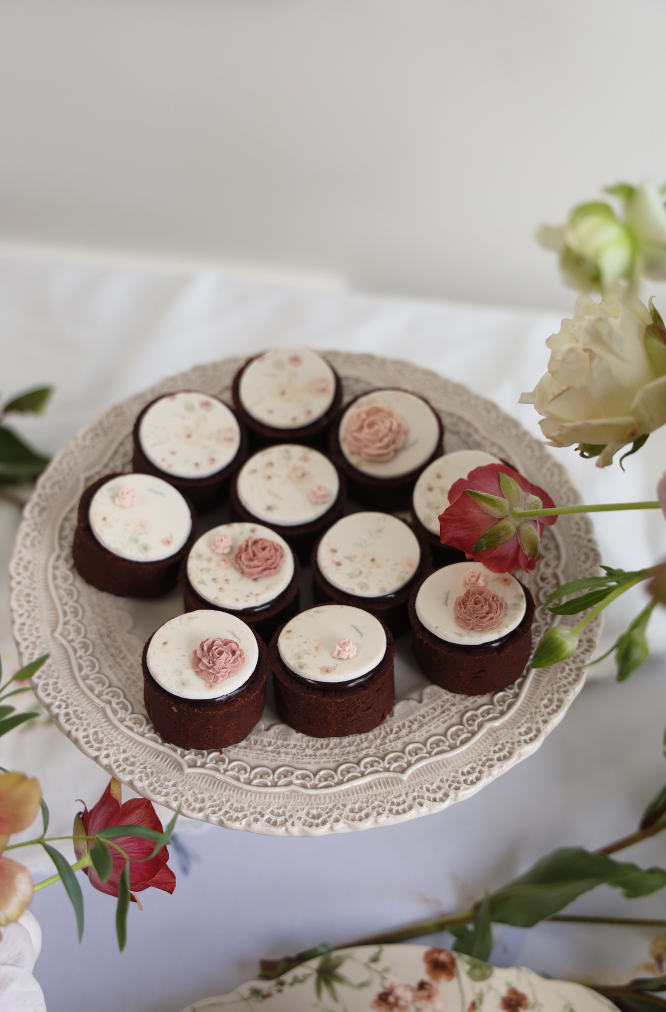 French Lace Florals Mini Chocolate Tart Set (12)